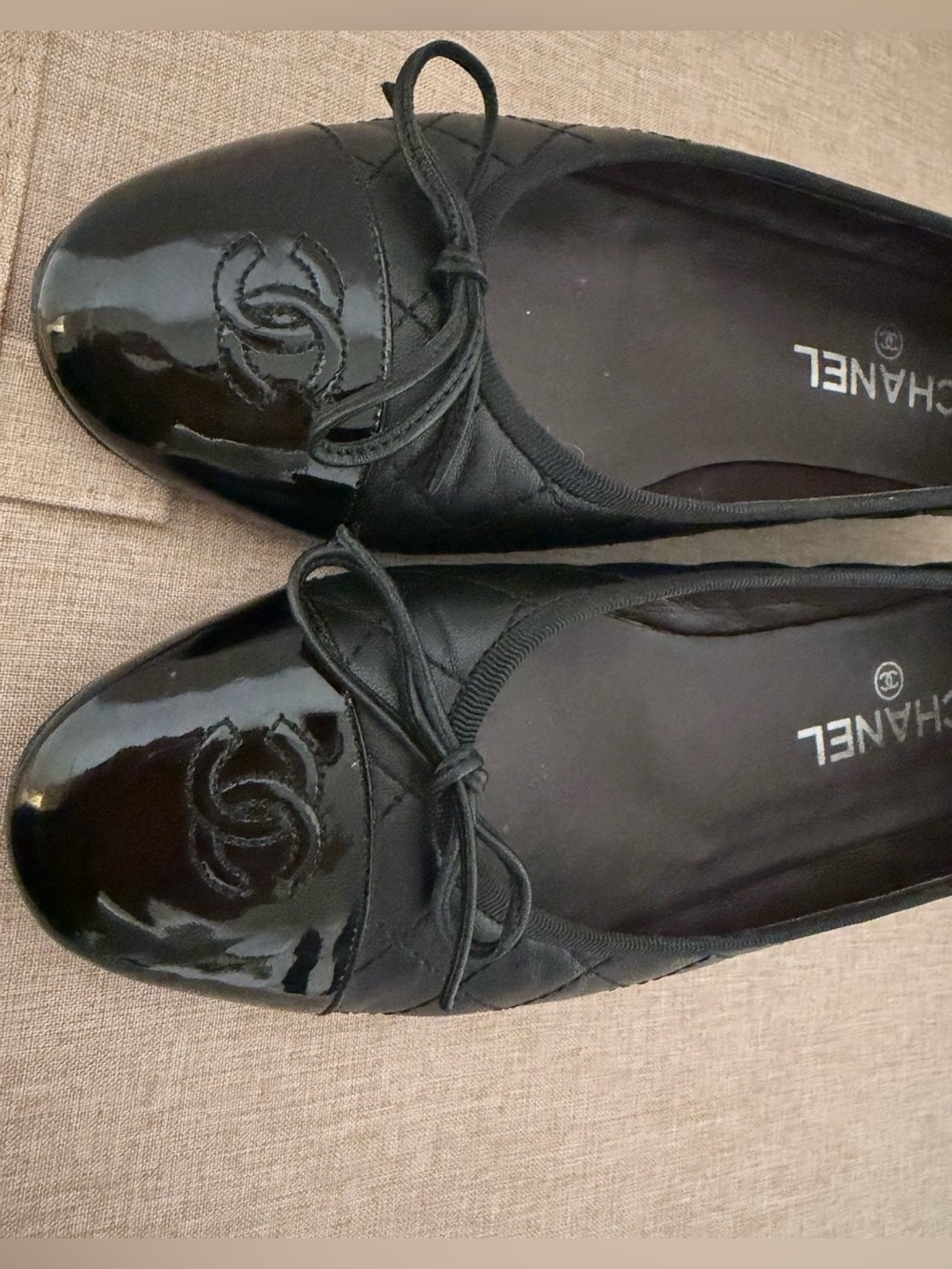 Chanel black ballet flats with quilted leather and a patent leather cap toe - Picture 4 of 7